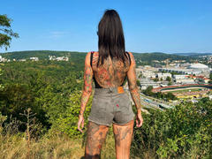 SynthiaRich-hot - female with brown hair webcam at xLoveCam