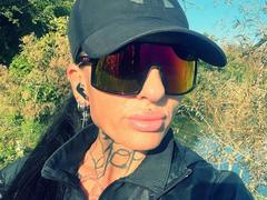 SynthiaRich-hot - female with brown hair webcam at xLoveCam