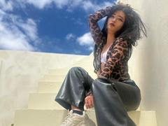 TaharaRomanov - female with black hair webcam at xLoveCam