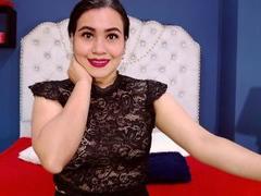 GiaSimmons - female with black hair webcam at ImLive