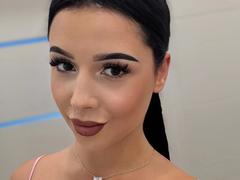 TaliaThomson - female with brown hair webcam at LiveJasmin