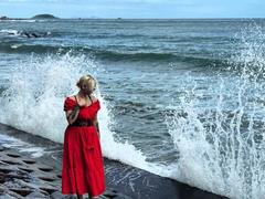 TalithaGillick - blond female with  big tits webcam at xLoveCam