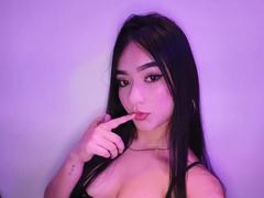 Tamaramml - female with black hair and  big tits webcam at xLoveCam