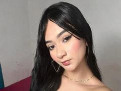 Tamaramml - female with black hair and  big tits webcam at xLoveCam