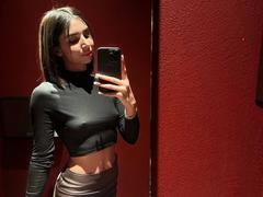 TameikaMacclellan - female with black hair webcam at xLoveCam