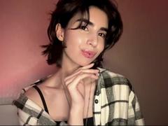 TameikaMacclellan - female with black hair webcam at xLoveCam
