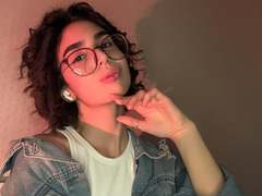 TameikaMacclellan - female with black hair webcam at xLoveCam