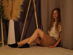 TamekiaIafrate - female with brown hair and  big tits webcam at xLoveCam