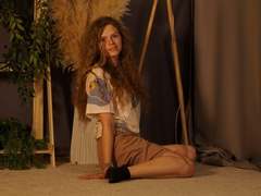 TamekiaIafrate - female with brown hair and  big tits webcam at xLoveCam