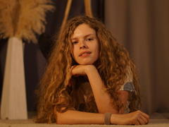 TamekiaIafrate - female with brown hair and  big tits webcam at xLoveCam