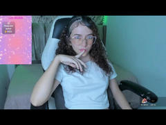 TaniaGlam - female with brown hair webcam at xLoveCam