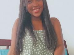 Tania69s - female with black hair webcam at xLoveCam