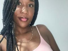 Tania69s - female with black hair webcam at xLoveCam