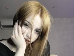 TaniaRaffa - female with black hair and  big tits webcam at xLoveCam