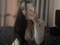 TaniaRaffa - female with black hair and  big tits webcam at xLoveCam