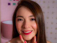 TaniaSanders - female with brown hair and  big tits webcam at LiveJasmin