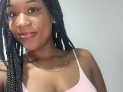 Tania69s - female with black hair webcam at xLoveCam