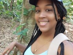 Tania69s - female with black hair webcam at xLoveCam