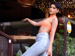 TanishaEvanis - female with black hair webcam at xLoveCam