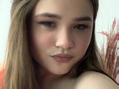 TanniLoveX - female with brown hair webcam at xLoveCam