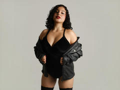 KariLiu - female with black hair and  big tits webcam at ImLive