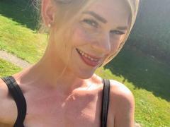 Tara-Secret-hot - blond female webcam at xLoveCam
