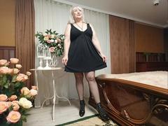 Tashyncik - blond female with  big tits webcam at xLoveCam