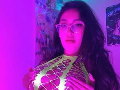TatianaOnnel - female with black hair and  big tits webcam at xLoveCam