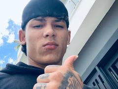 TemptKing_ - male webcam at StripChat