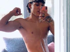TemptKing_ - male webcam at StripChat