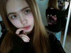 TerraMaul - female with brown hair webcam at xLoveCam