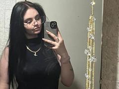 TerriSustaita - female with black hair webcam at xLoveCam