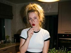ThaoSakiestewa - female webcam at xLoveCam