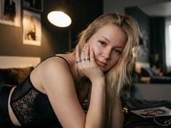 ThaoSakiestewa - female webcam at xLoveCam