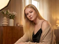 ThaoSakiestewa - female webcam at xLoveCam
