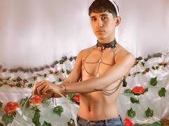 ThaylerJones from xLoveCam