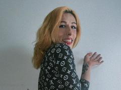 TheQueenn69 from xLoveCam