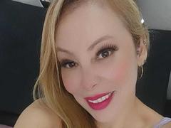 TheSweetHoney - female webcam at xLoveCam