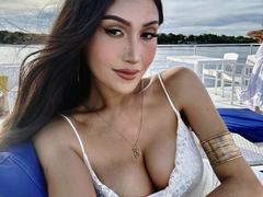 TheaLux - shemale with black hair webcam at LiveJasmin