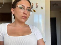 TheaOrre - blond female webcam at xLoveCam