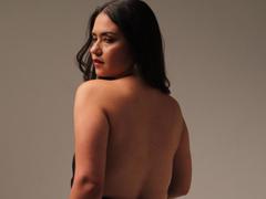 TheresaLarson - female with red hair webcam at xLoveCam