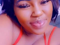 ThickAss - female with black hair webcam at xLoveCam