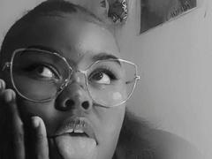 ThickEbonyPrinces - female with black hair webcam at xLoveCam