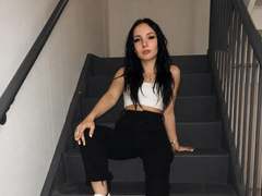 ThomasineCharlebois from xLoveCam
