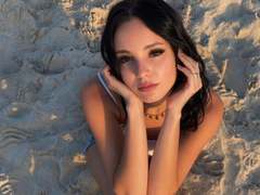 ThomasineCharlebois - female with black hair webcam at xLoveCam
