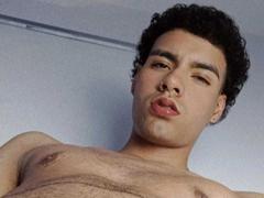ThonyPops - male webcam at xLoveCam
