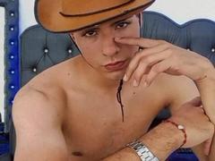 ThonyPops - male webcam at xLoveCam