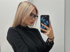 TiaraVeil - blond female with  big tits webcam at xLoveCam