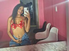 Tifannyy from xLoveCam