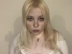 TinaCaramel - blond female with  big tits webcam at LiveJasmin